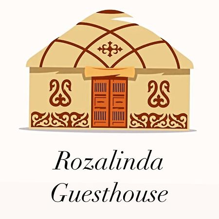 Rozalinda Guesthouse Naryn Bagian luar foto