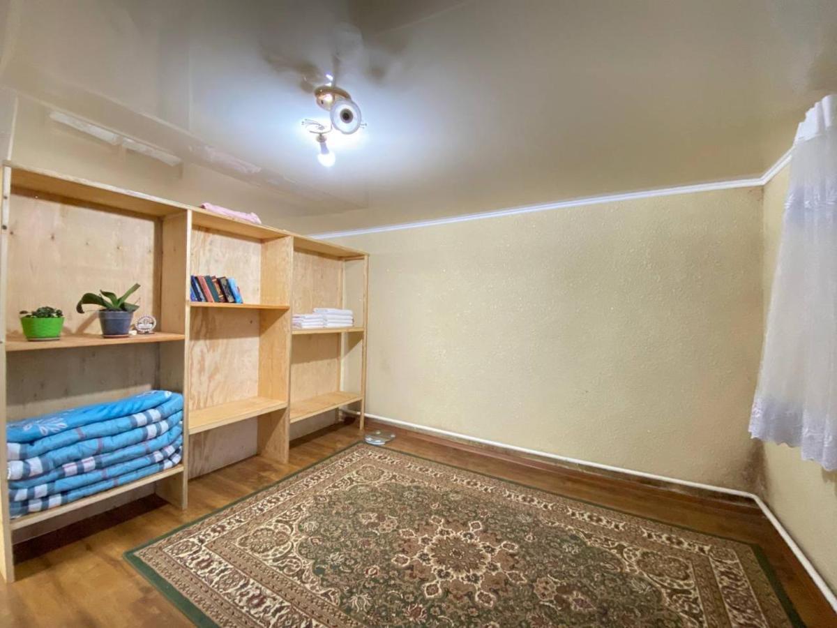 Rozalinda Guesthouse Naryn Bagian luar foto