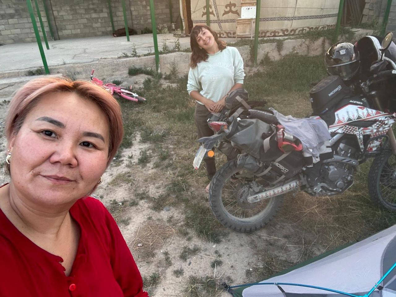 Rozalinda Guesthouse Naryn Bagian luar foto